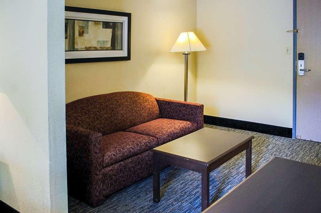 Quality Inn & Suites At Airport Blvd I-65 Mobile Habitación foto
