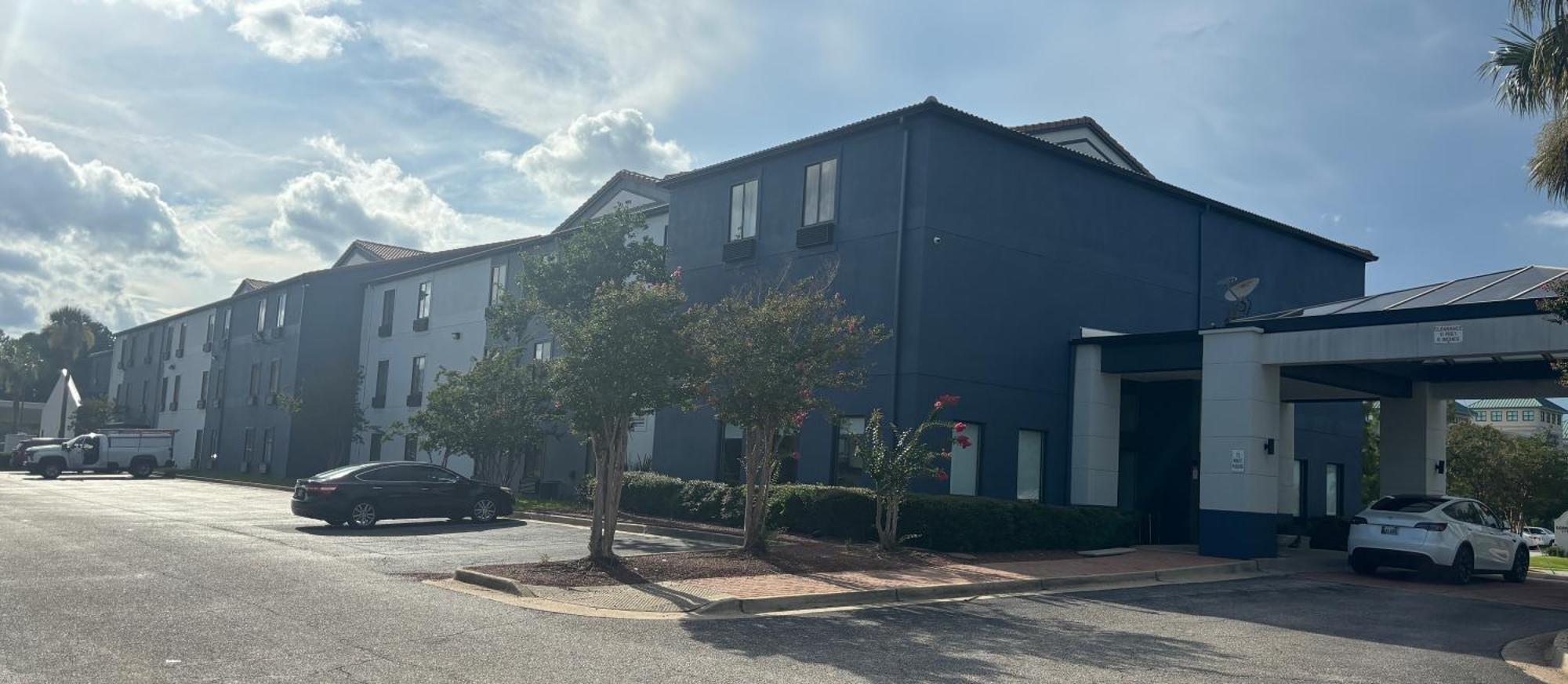 Quality Inn & Suites At Airport Blvd I-65 Mobile Exterior foto